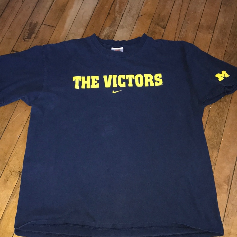 Nike 'The Victors' Navy T-Shirt with Yellow Print
